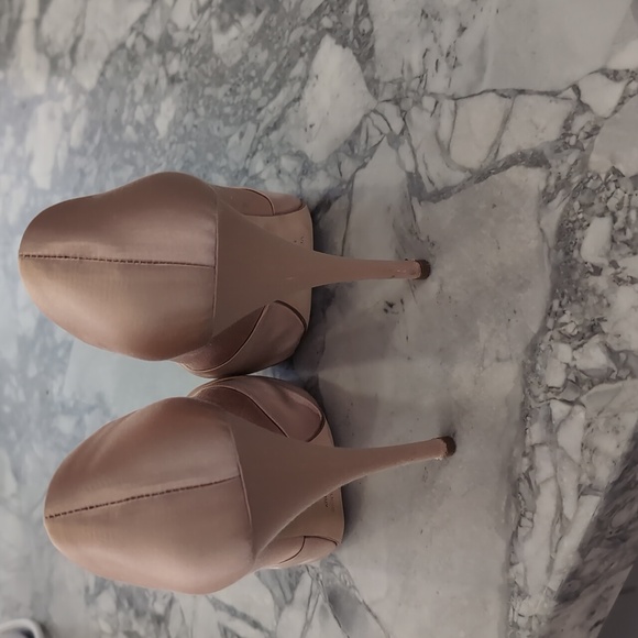 Very good condition, 38 Giuseppe Zanotti pumps in Gold/nude - Picture 3 of 5